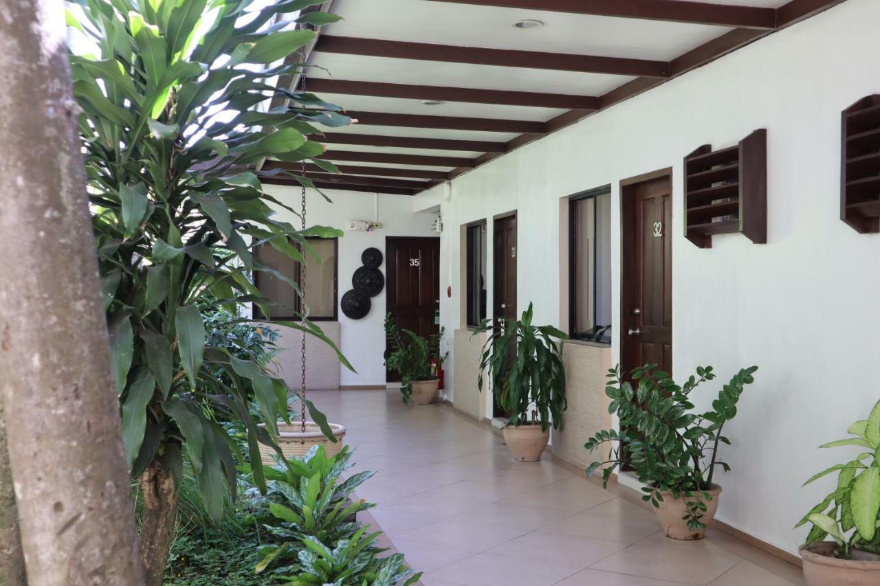Domicilio Lorenzo Davao Bagian luar foto