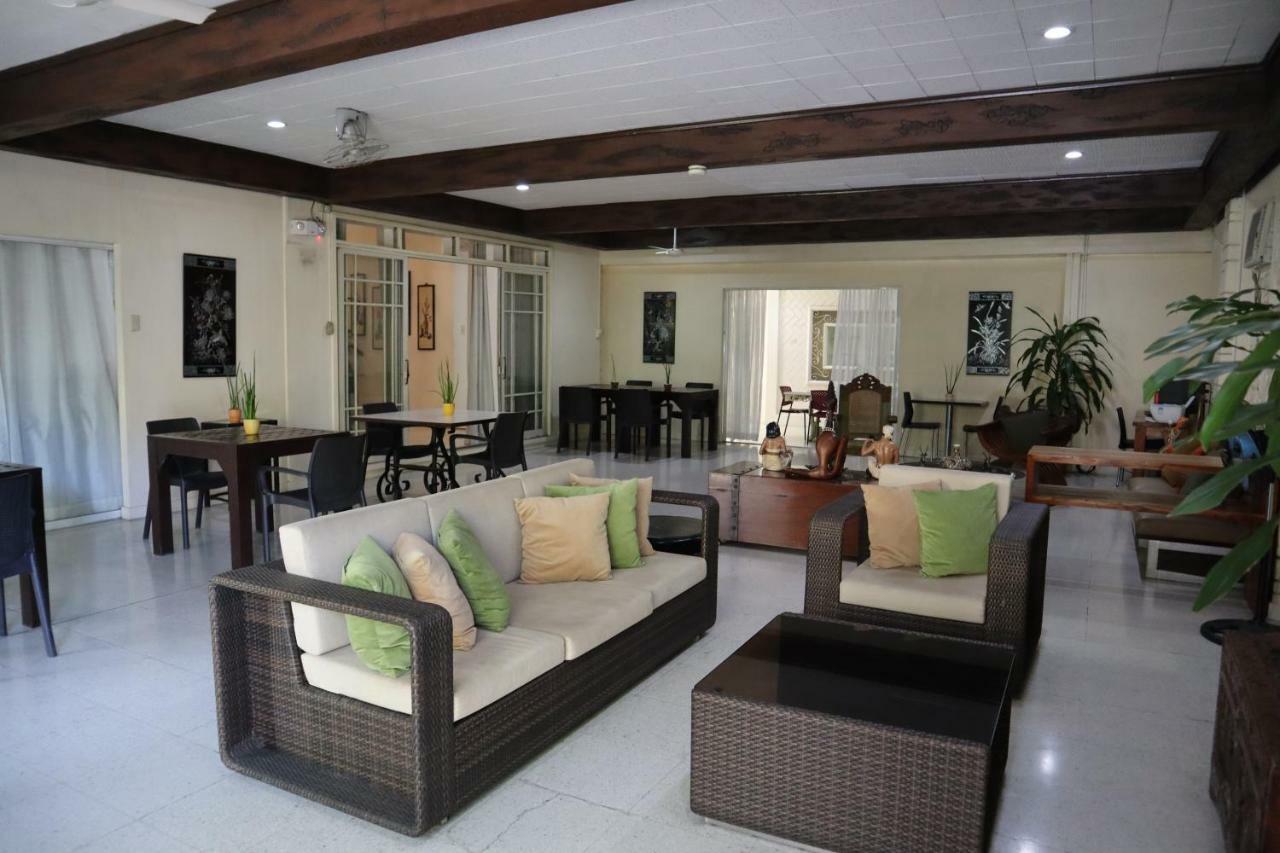 Domicilio Lorenzo Davao Bagian luar foto